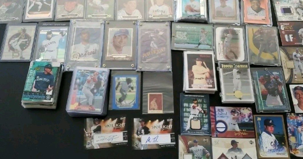 200+ Assorted Baseball Card Lot Stars, Rookies, Minor Stars, Auto's, Relics