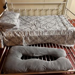 Day Bed / Couch 