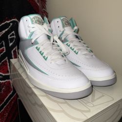 Nike Air Jordan 2 Retro White Crystal Mint Grey  Womens 11 Mens 9.5