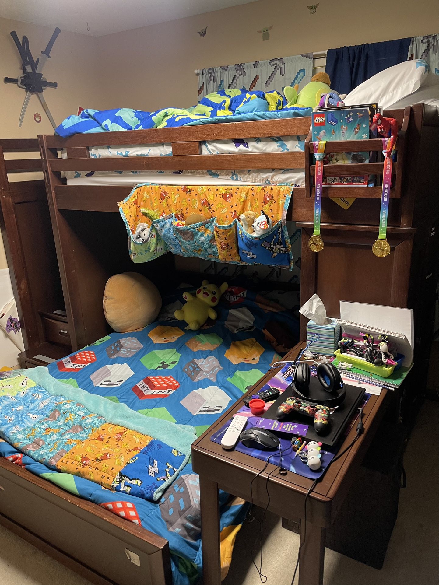 Creekside Twin Over Full Loft Bed W/ Extras 