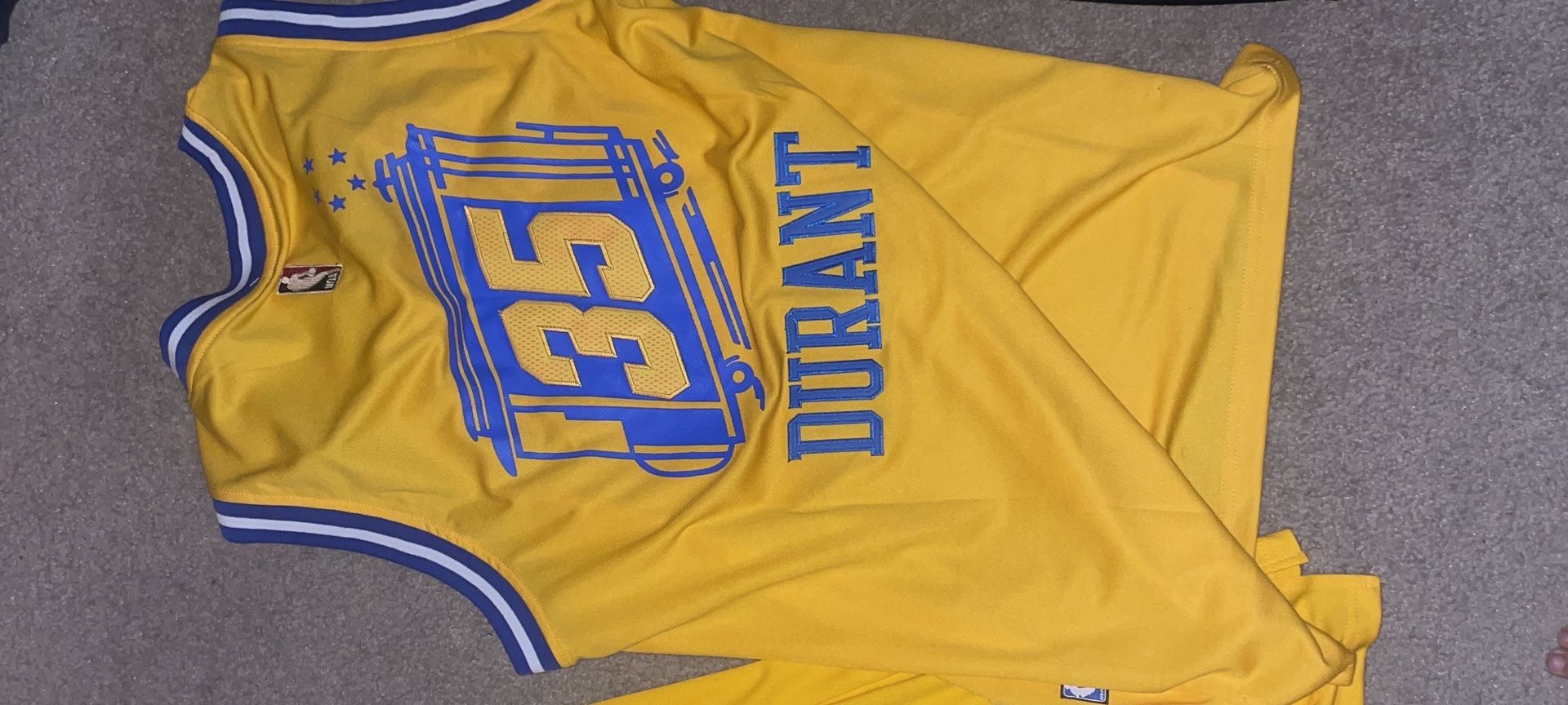 Kevin Durant #35 “The City” Golden State Warriors Jersey – Adidas Men’s Medium