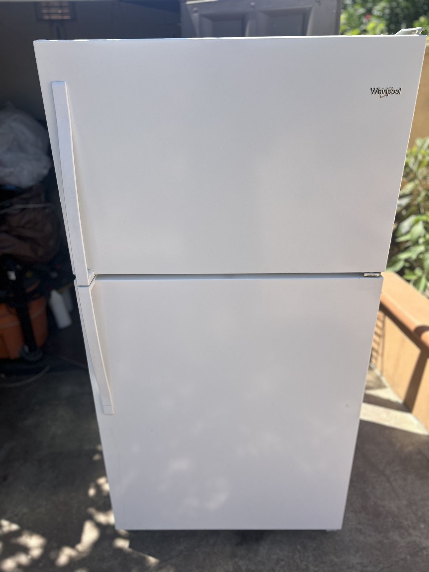WHIRLPOOL REFRIGERATOR