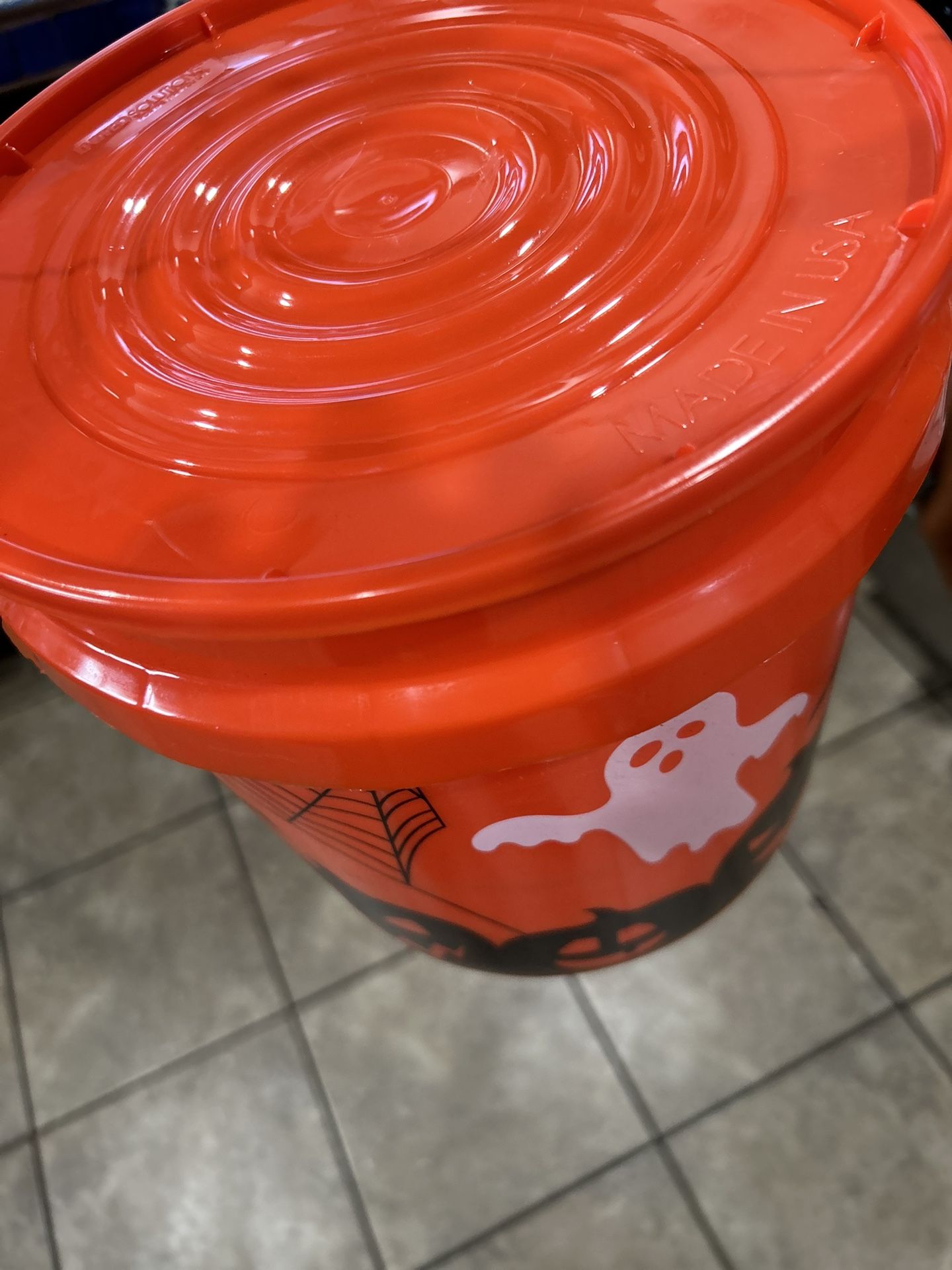 Famous Buckets For The Holliday 