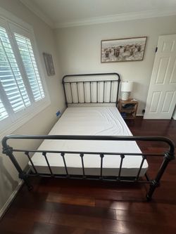 Freeeeeee!   Queen Black Metal Platform Bed Frame – No Box Spring or mattress