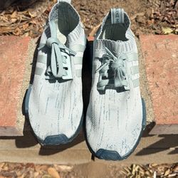 Adidas nmd  5 1/2 women