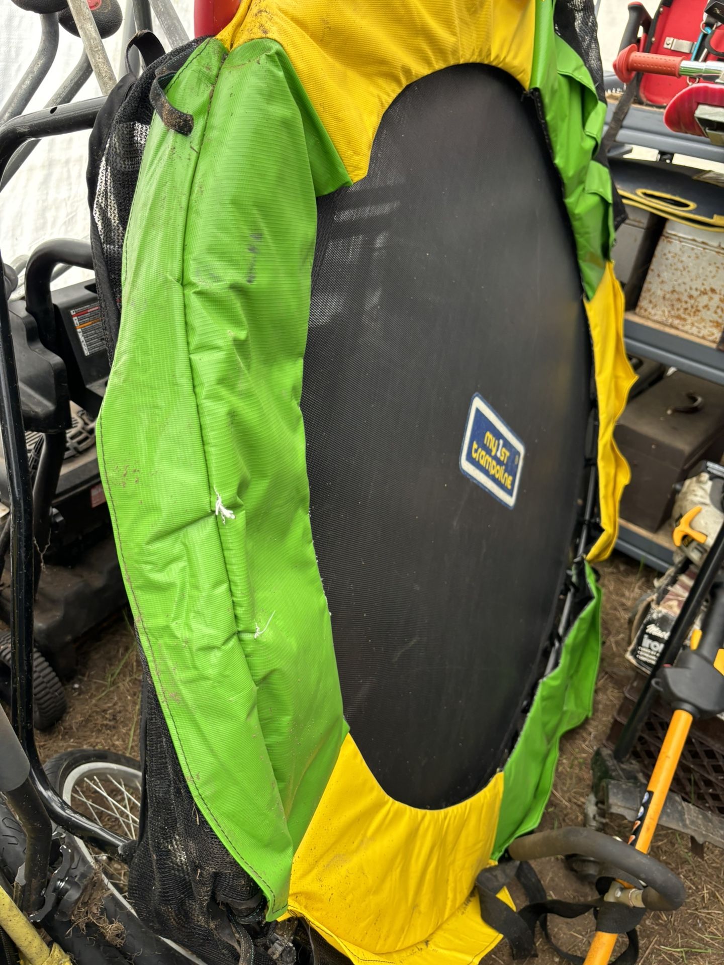 Trampoline 5 Ft. 12 In Legs. Holly Area. 40$