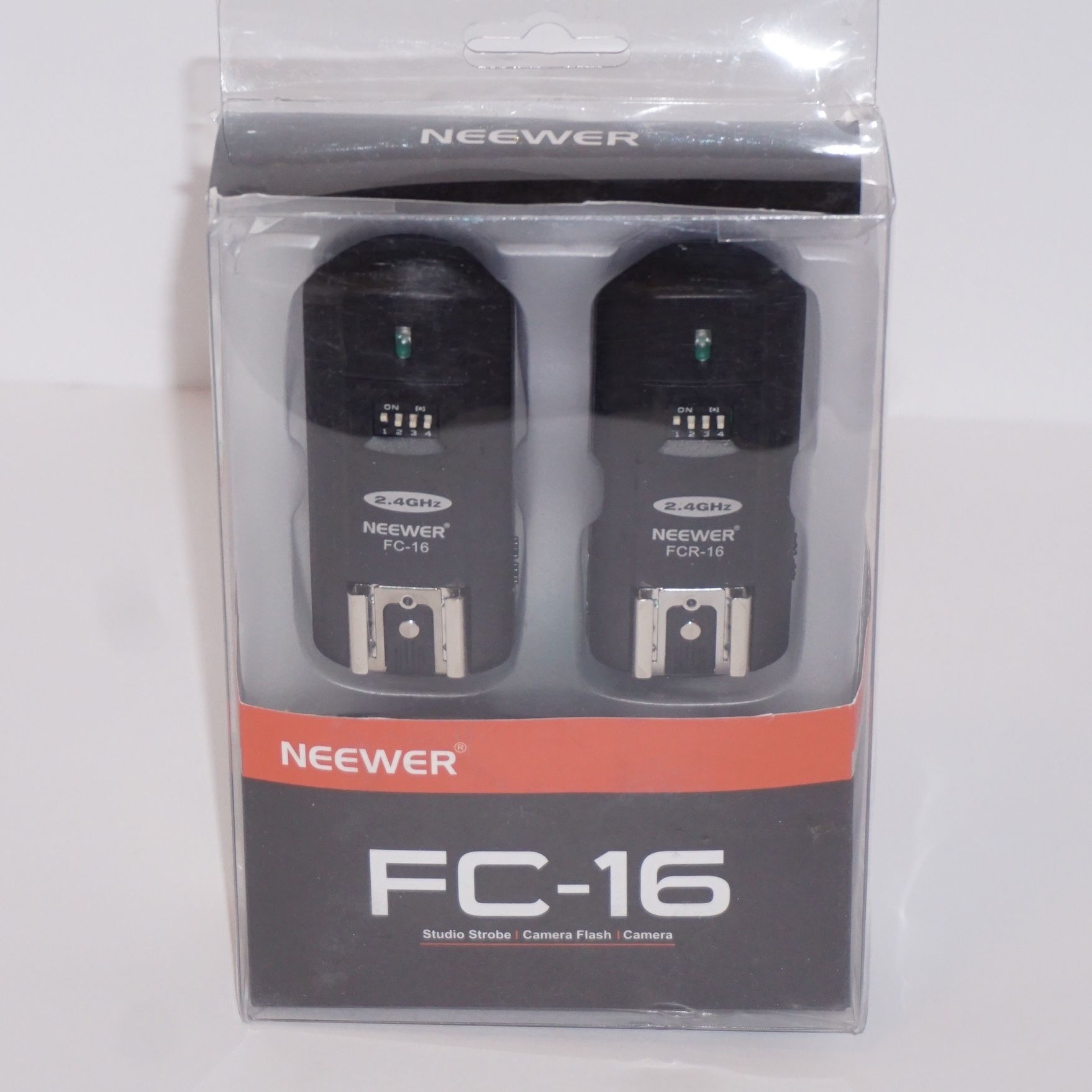 (2) Neewer FC-16 Multi-Channel 3-IN-1 Wireless Hot Shoe Flash Receivers for Canon