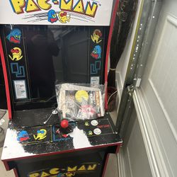 Pack Man Arcade Game 