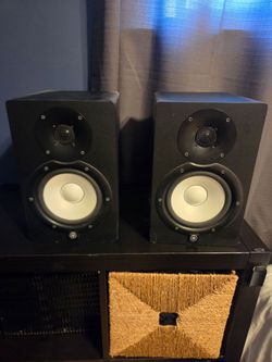 Yamaha HS7 Studio Monitors