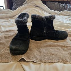 Snow Boots Women Size 9 $10