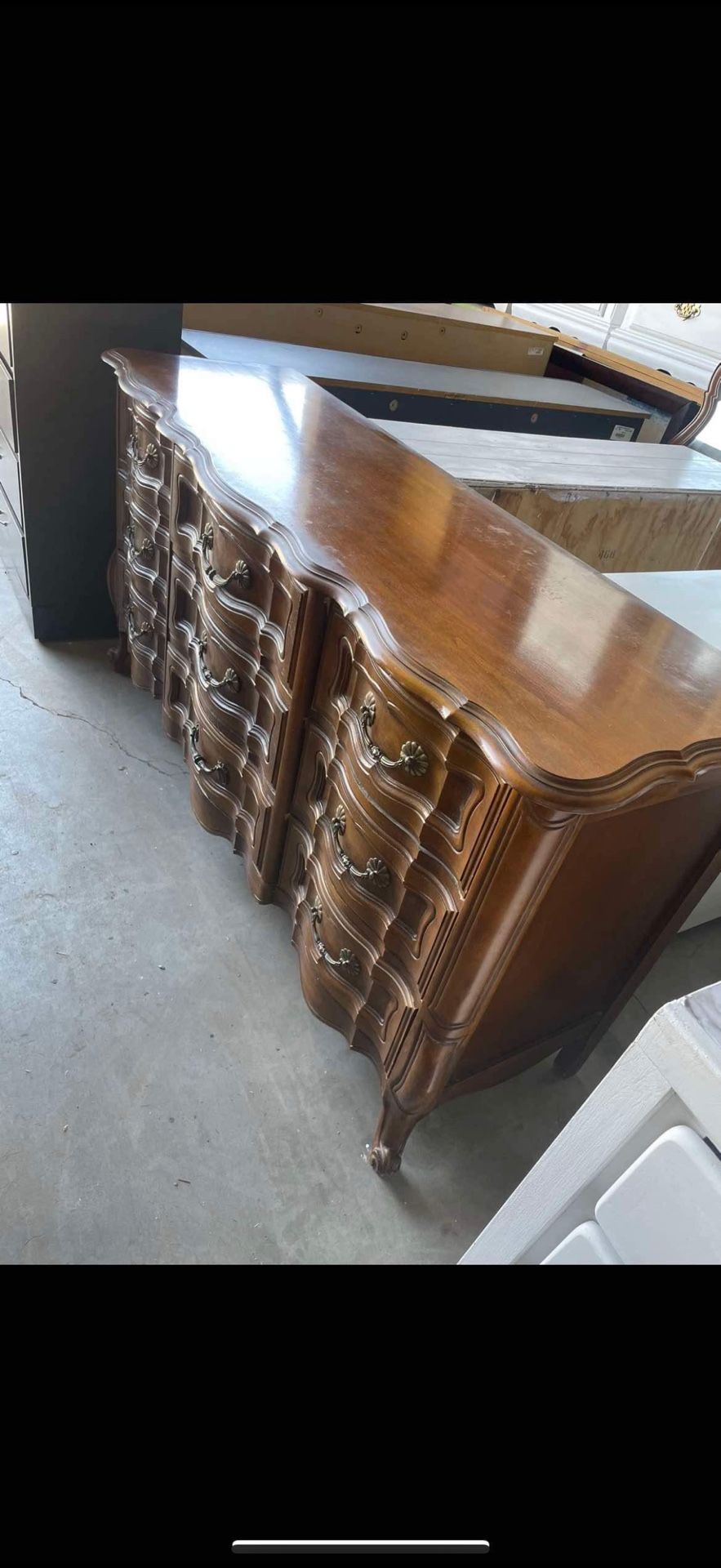 ❤️BEAUTIFUL VINTAGE FRENCH PROVINCIAL DRESSERS ❤️