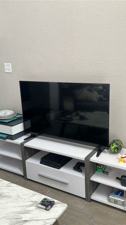 Insignia 50” LED Smart TV | Like New | Perfect Condition