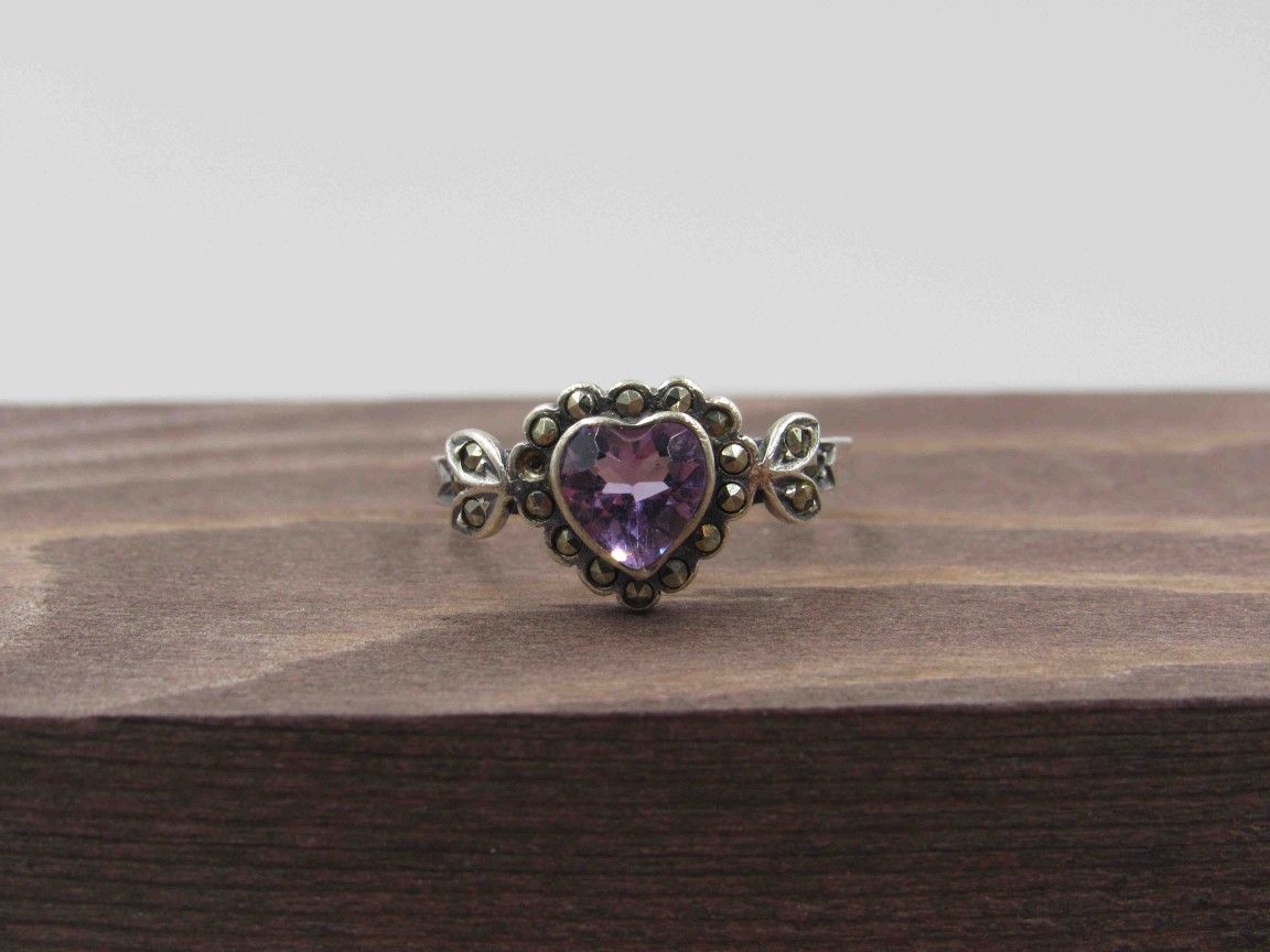 Size 7 Sterling Silver Rustic Heart Amethyst Band Ring Vintage Statement Engagement Wedding Promise Anniversary Bridal Cocktail Friendship