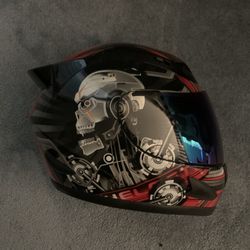 1Storm HJDJ11 Mechanic motorcycle helmet with a full-face design and graphic skull art. 