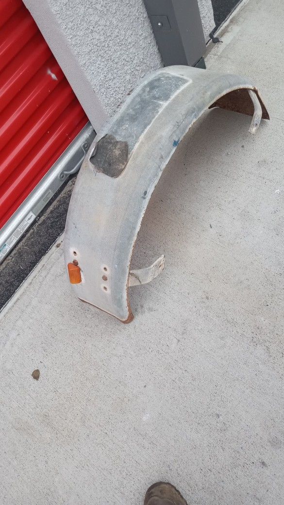 Trailer Fender Left But it Can Be Switched To Right.