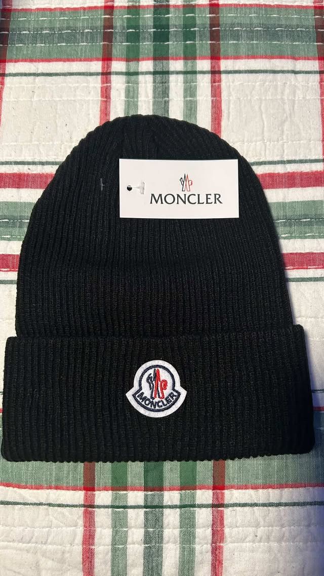 Moncler Beanie (Black)