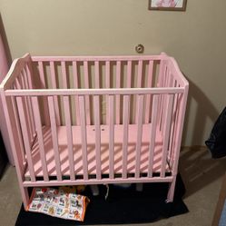 Baby Crib With Mattress 