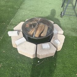 Outdoor fire pit