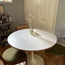 Round White Dining Table