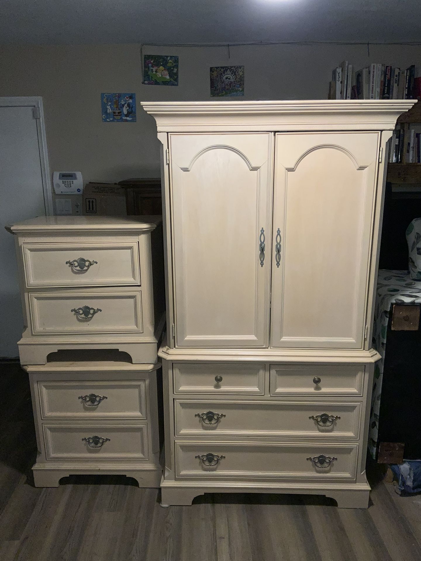 Beautiful Wood Bedroom Set
