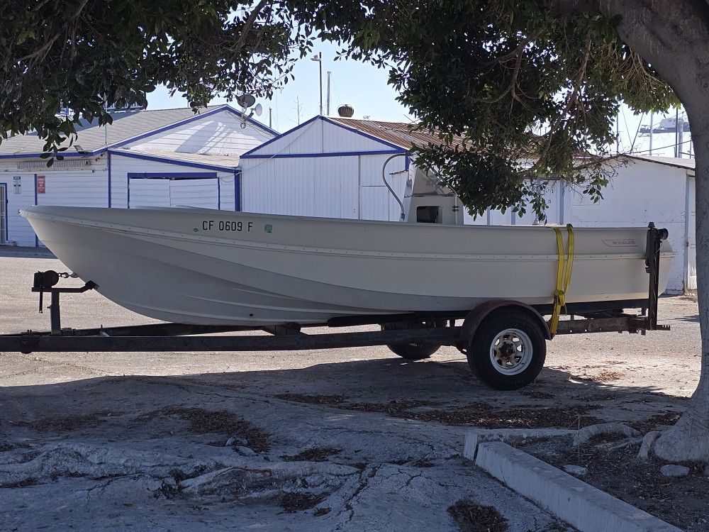 1972 Boston Whaler Outrage 22