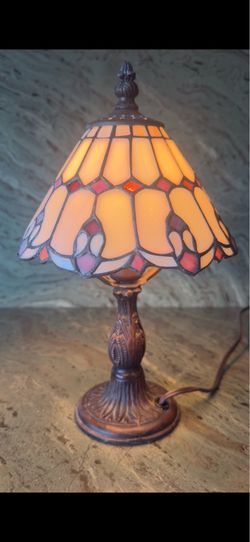 Tiffany Style Stained Glass Accent Table Lamp