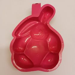 BRAND NEW RICE KRISPIES BUNNY MOLD,  PINK PLASTIC 