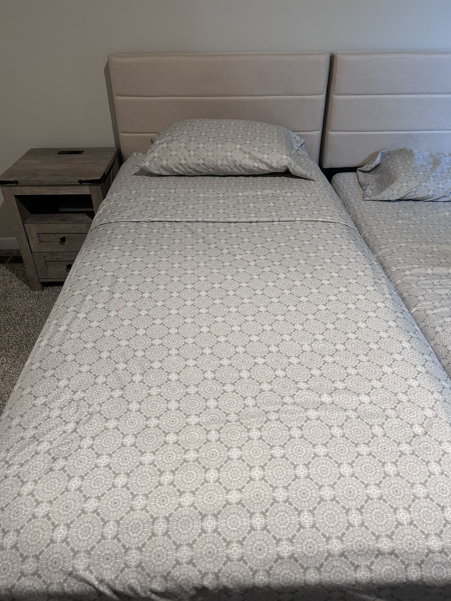 2 Twins Bed Frame