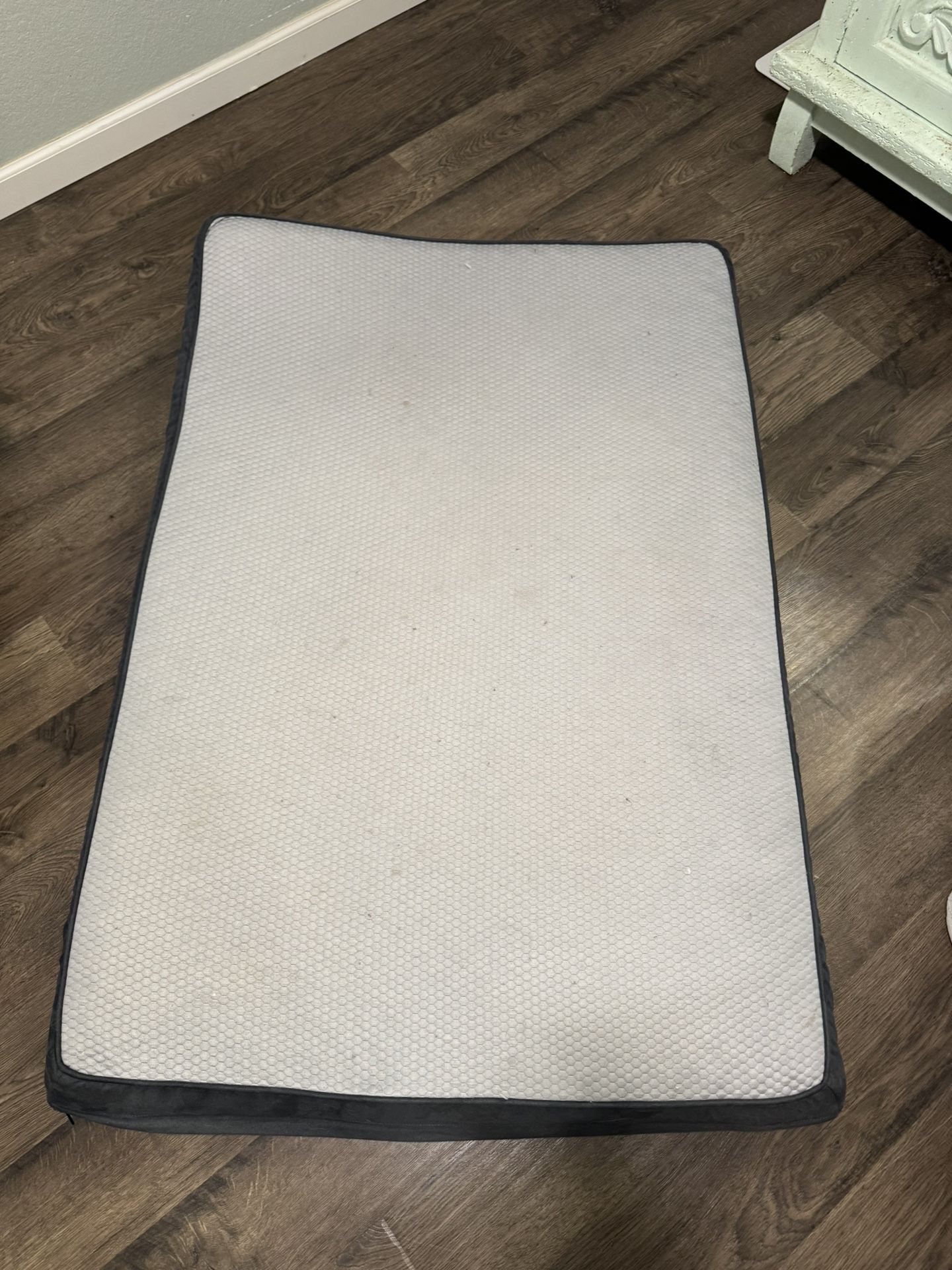 Frisco Cooling Orthopedic Dog Crate Mat – 54” – Gently Used