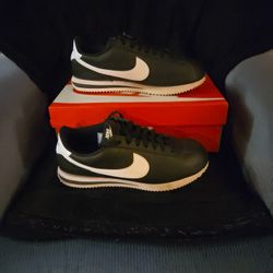 Nike Cortez Size 9