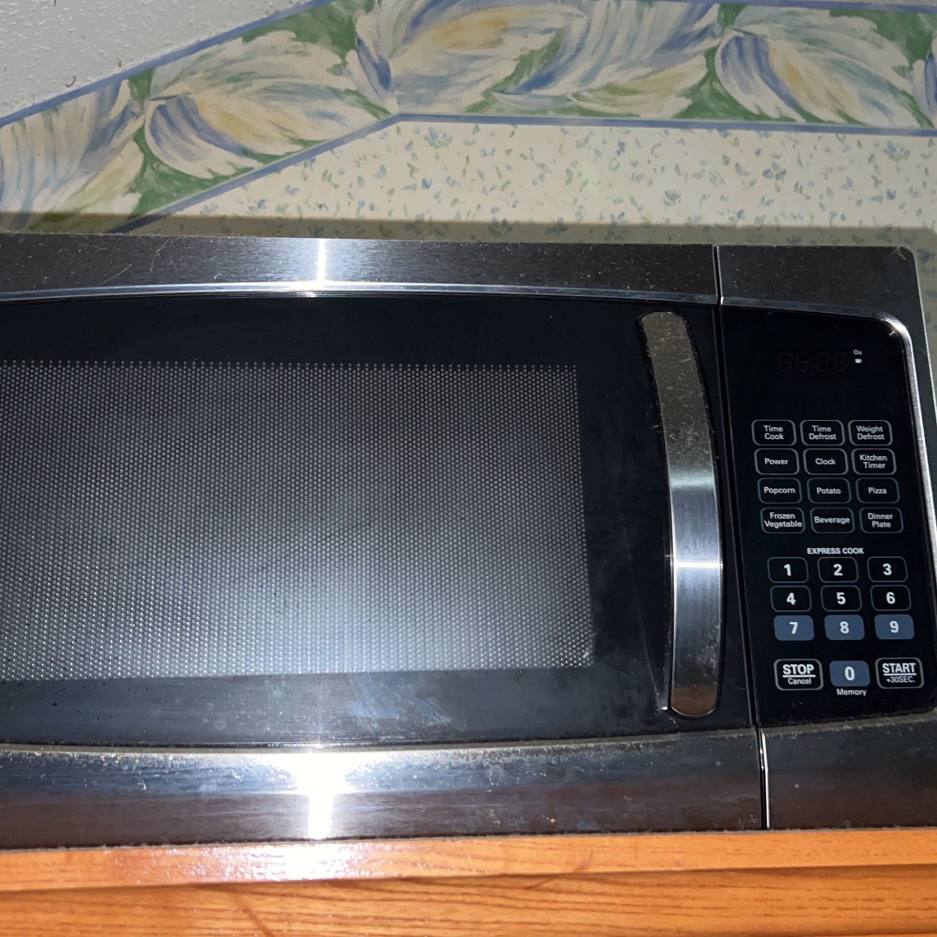 Magic Chef Microwave Like New Rarely Used