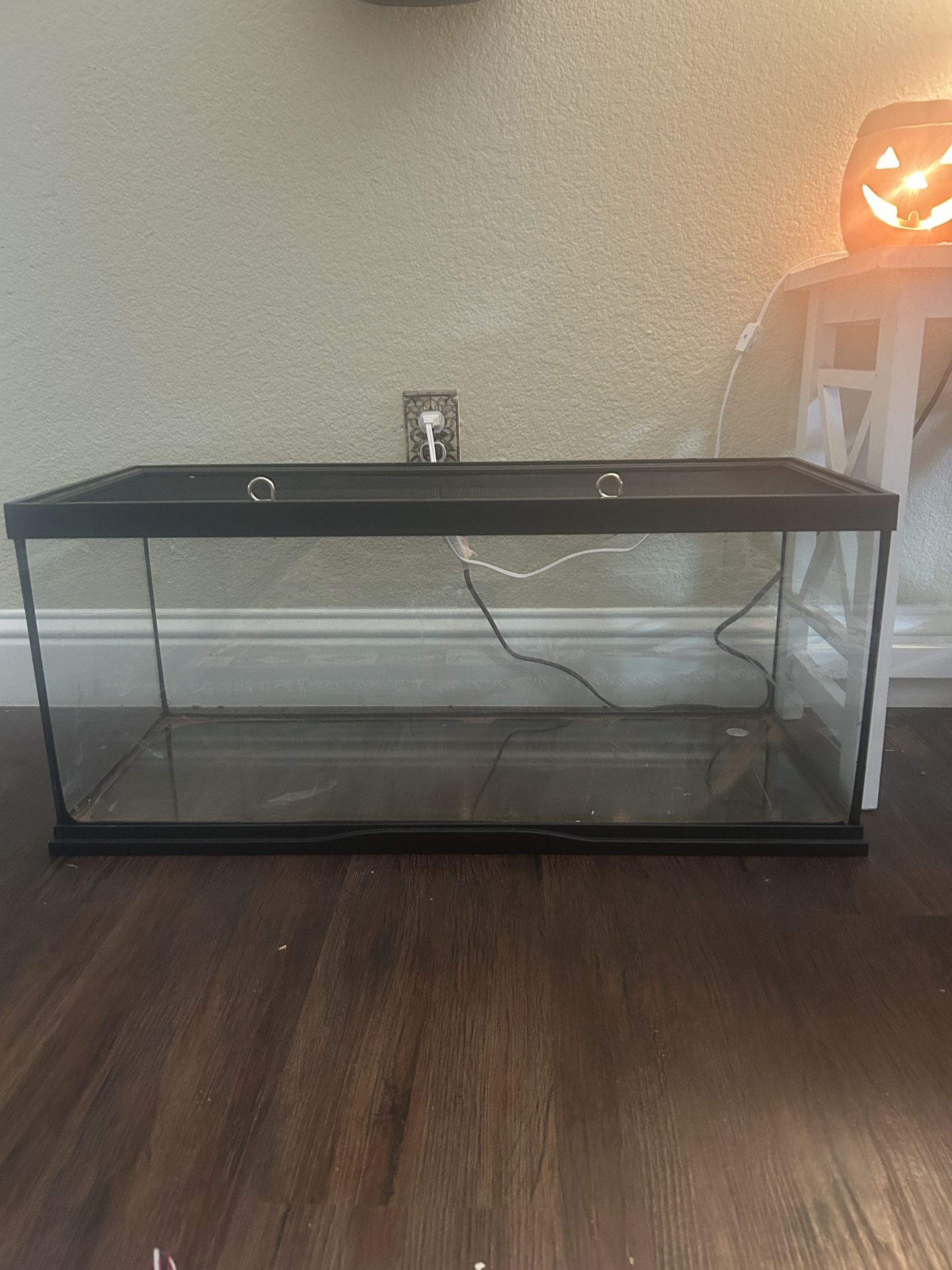 20 Gallon Tank Enclosure