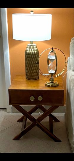 Side Living Room Table / Night Table