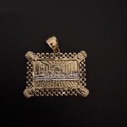10k Gold Pendant 