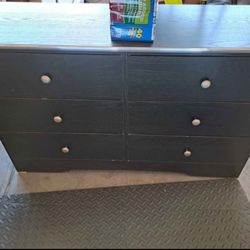 6-drawer Dresser With Mirror & 2 Night Stands