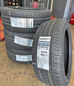 255/45R19 Kumho Majesty Set Of 4 New Tires