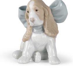 Beautiful NAO By Lladro Figurine “Puppy Present” Dog With Bow Ribbon 1349. In great condition