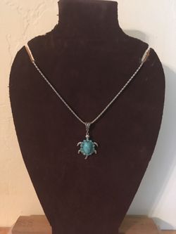 Betsey Johnson Turtle Necklace. #114.