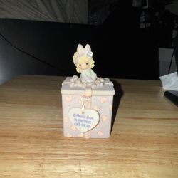 Precious Moments “For Mom” Hartwarming Figurine With Gift Box
