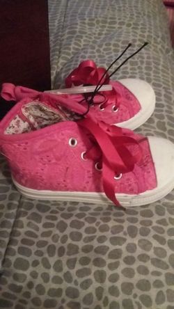 Girls shoes