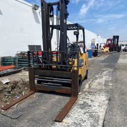 2009 LP Gas Cat Gc55k
MAST: Two Stage |  CAPACITY: 12000