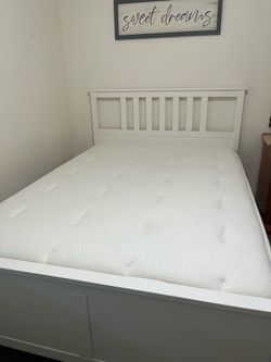 Full size bed