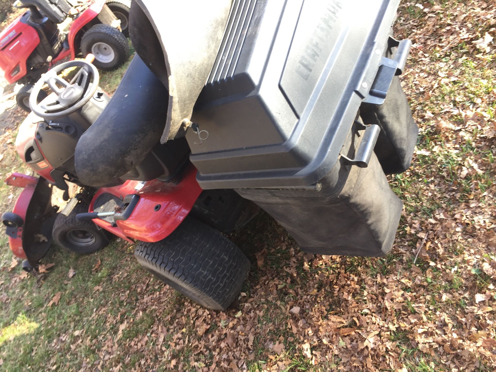 Craftsman YT3000 Tractor Lawn Mower 42 inch deck for Sale in Bethel, CT