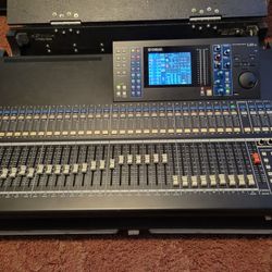 DIGITAL MIXING CONSOLE  LS9-32