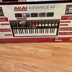 AKAI Advance 49. 