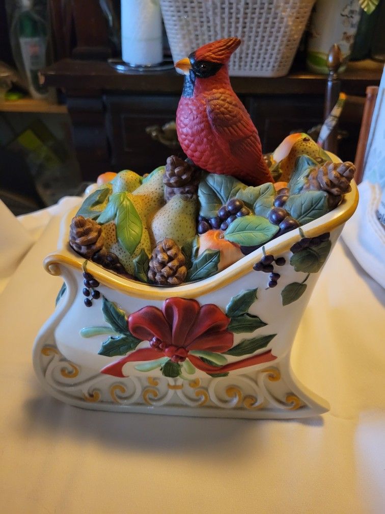 Lenox Winter Greetings Everyday Cardinal In Sleigh Cookie Jar