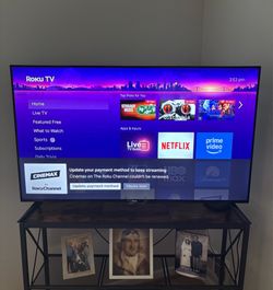 50” Roku Select Series Smart TV - Excellent Condition