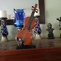 Musical Violin Miniature