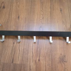 Wall/door rack with knobs