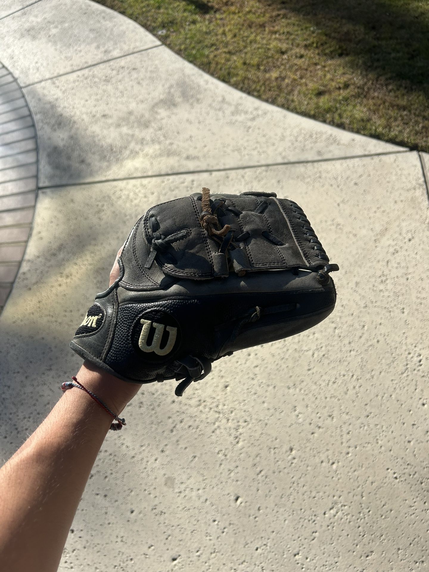 A2000 Pitching Glove